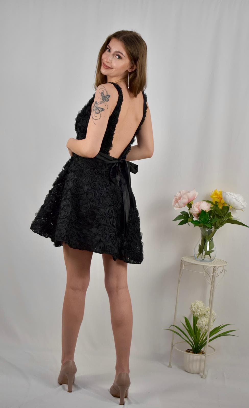 Rochie scurta cu textura florala in relief - hover